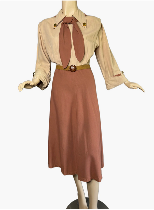 40s brown and tan dress with tie.png