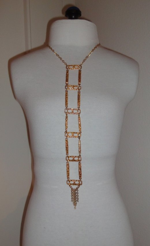 goldnecklace2.jpg