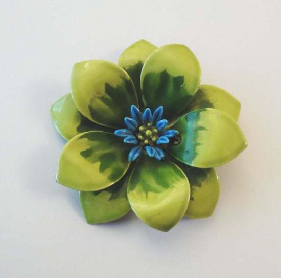 greenflowerbrooch1.jpg