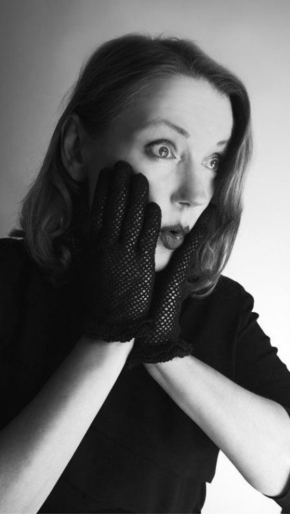 11gloves3_B&w_4.jpg