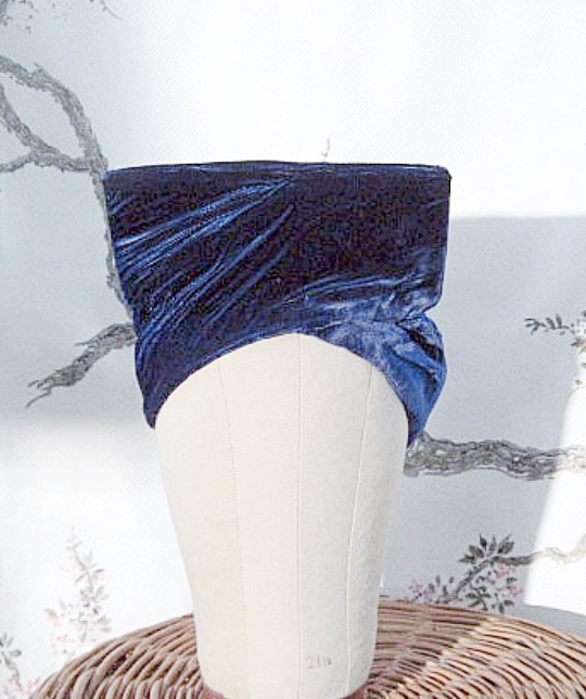 1930s blue velvet hat 2.jpg