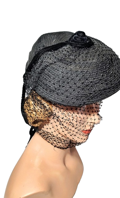 1940s_black_round_straw_tilt_hat_velvet_ties_veil-removebg-preview.png