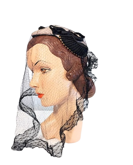 1940s_small_cream_straw_calot_round_cap_hat_chapel_veil-removebg-preview.png