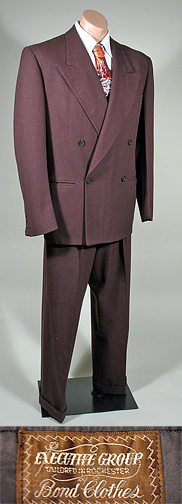 1940sbondsuit2.jpg