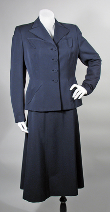 1940swhitleyettesuit2.jpg