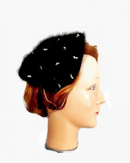 1950s black band hat vtg pearls.jpg