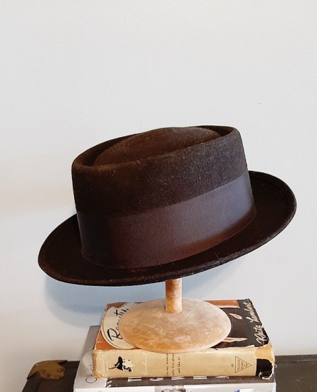 1950s pork pie fedora vintage hat,guys fedrora vintage,brown vintage mans hat.jpg