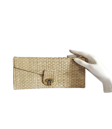 1950s_vintage_basket_weave_vinyl_clutch_bag_vintage-removebg-preview (2).png