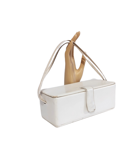 1950s_vintage_white_box_bag_purse_rectangle_shape-removebg-preview.png