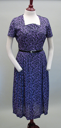 1950spurpleprintdress2.jpg