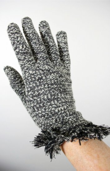1960s gloves fuzzy  cuffs black white 1960s made in Italy - 3.jpg