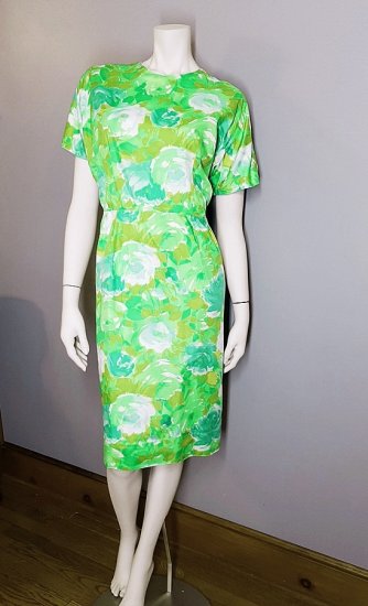 1960s large size green flower dress,fitted 60s dress vintage,bettebegoodvintage.jpg