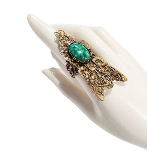 1970s_vintage_large_brass_green_stone_insect_ring_art_nouveau_deco_styled-removebg-preview-2.png