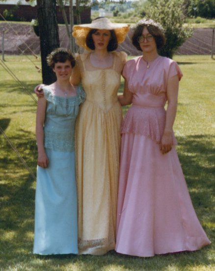 1980-Brideand-bridesmaids.jpg