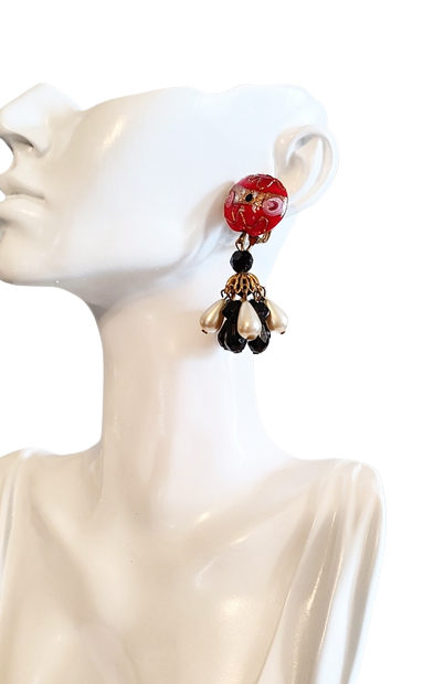1980s_red_lampwork_glass_bead_and_black_and_pearl_drop_earrings-removebg-preview (1).png