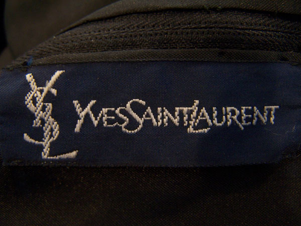 Can anyone verify this YSL tag? I've never seen it before. : r