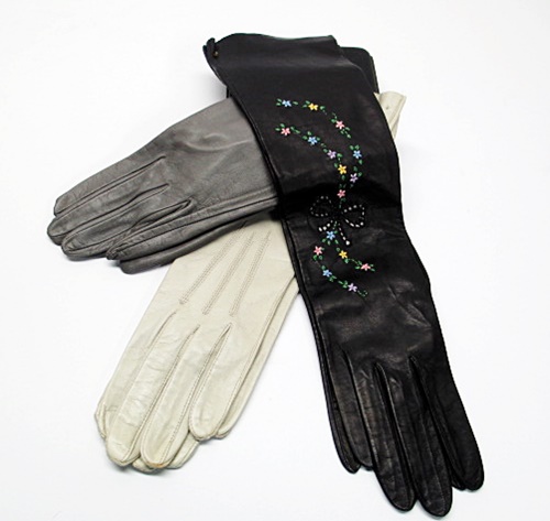 3 pr vintage gloves,anothertimevintageapparel.JPG
