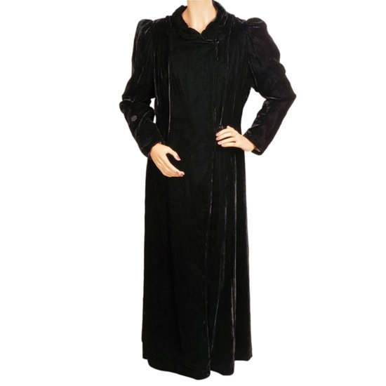 30s Black Velvet Coat.jpg