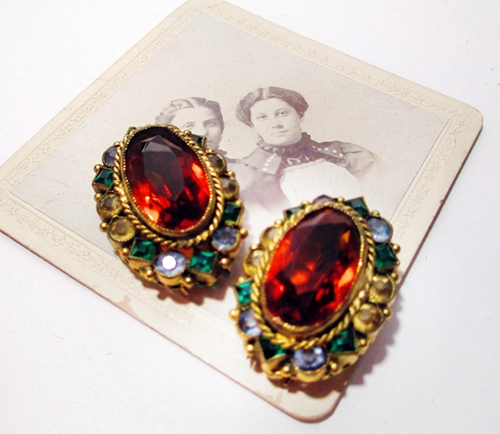 40s vintage,dress clips,pair,jewels,colored glass stones,anothertimevintageapparel.JPG