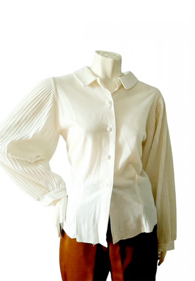 50s off white blouse top big sleeves 1.png