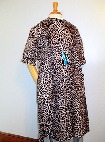 60s leopard print unworn vintage robe,tags,anothertimevintageapparel.JPG