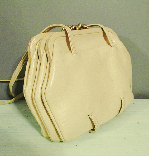 60s-vtg-cream-purse-letisse-anothertimevintageapparel.JPG
