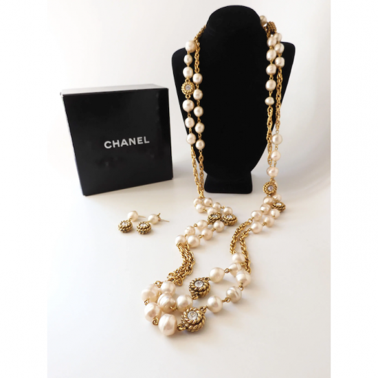 70-Inch-Chanel-Baroque-Pearl-Diamante-pic-1o-720-bd2520dd-f.png