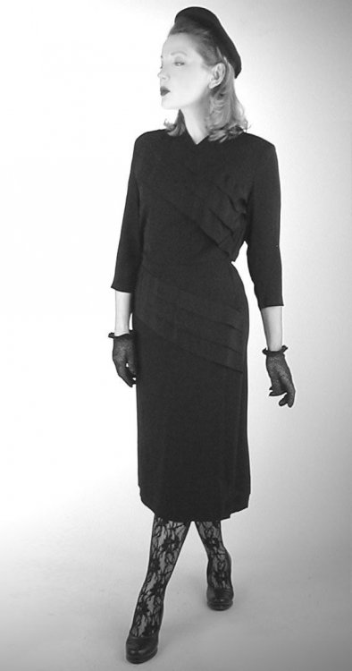 9blackdresslightingeffect_B&w_3.jpg