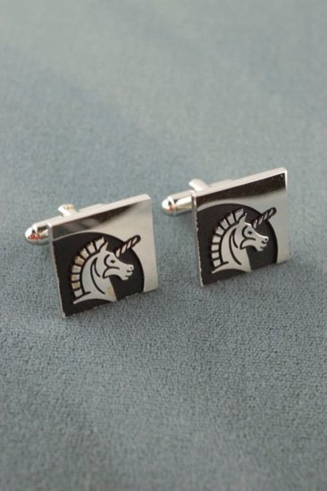 AM111-unicorn cufflinks 1950s silver metal black enamel - 1.jpg