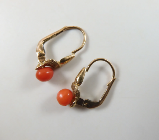 Antique-14k-Yellow-Gold-Red-Coral-full-1o-720-3662ac02-f.png