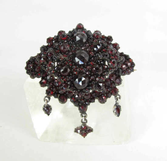 Antique-Victorian-Tiered-Bohemian-Garnet-Brooch-full-1o-720-3f91d9db-f.png