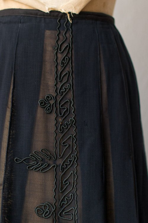 antique1900sblacksheersoutacheskirt_06.jpg