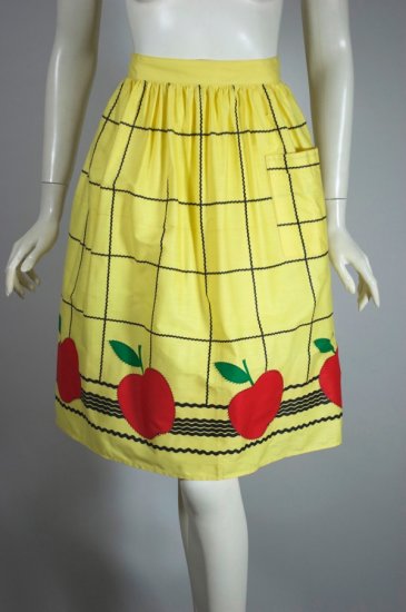 AP62-yellow cotton rickrack apples print 1950s apron - 3.jpg