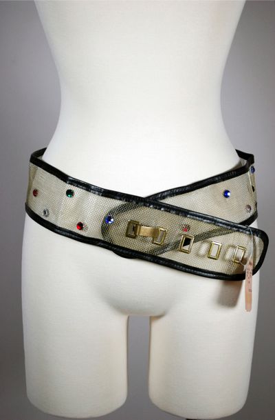 B53-gold metal mesh black leather jeweled 80s belt size S - 2.jpg
