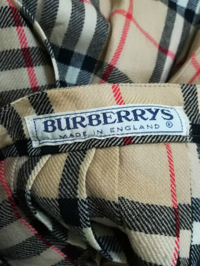 Need help dating a vintage burberry skirt via label & buckles | Vintage  Fashion Guild Forums