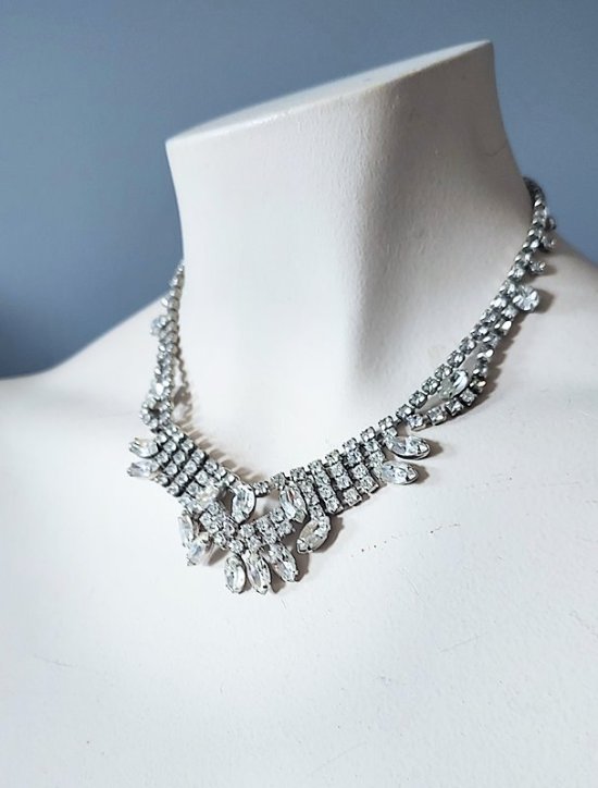 bib style 50s 60s large clear rhinestone necklace.jpg