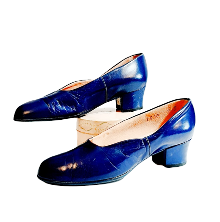 blue_30_40s_50s_leather_slippers_heels-removebg-preview.png