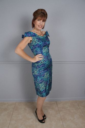 blueflowerdressvfg.jpg
