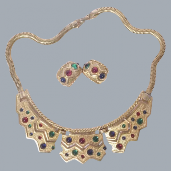 bouchercollarnecklace.png