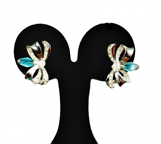 bow jeweled earrings 5.png
