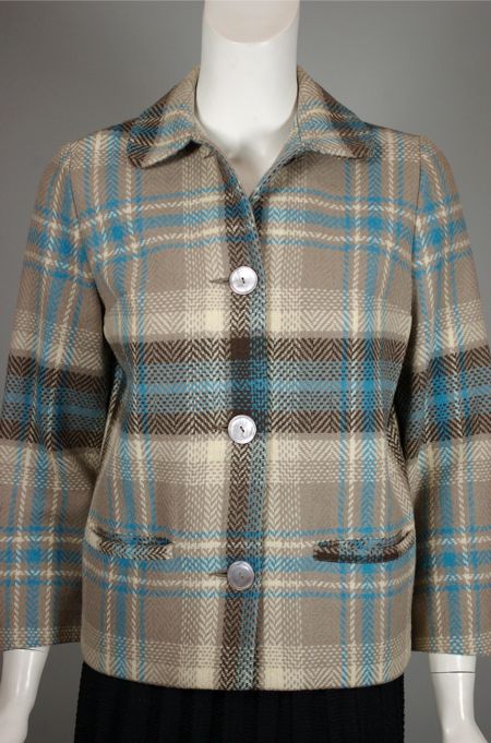 C129-1950s Pendelton wool plaid short ladies jacket - 3.jpg