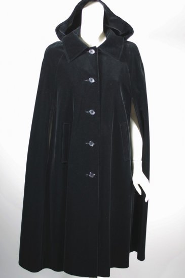 C171-black velveteen cape with hood 1960s mod S - 01.jpg