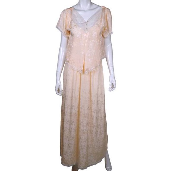 Christian-Dior-Nightgown-Bedjacket-Set_grande.jpg