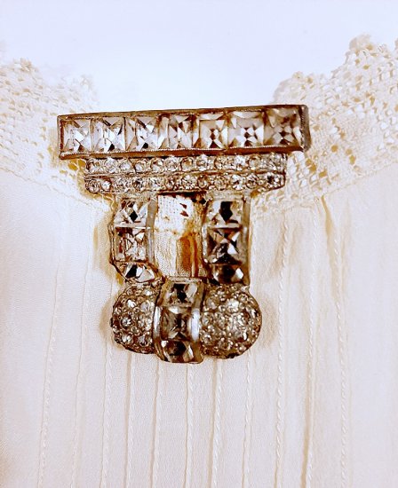 deco stone dress fur clip,30 40s vintage jewelry access.jpg