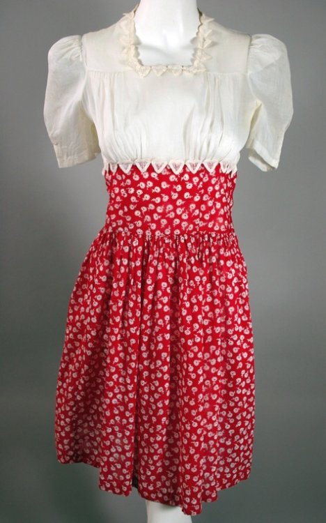 DR1129-size XS 1930s dress novelty print hearts red white cotton organdy - 2.jpg