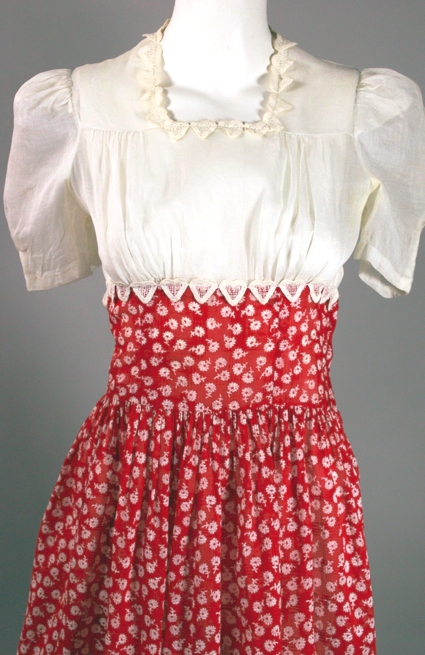 DR1129-size XS 1930s dress novelty print hearts red white cotton organdy - 3.jpg