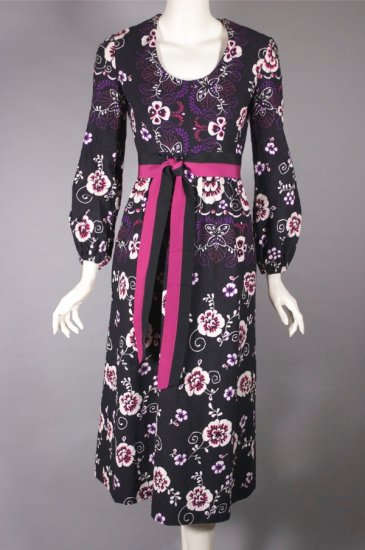 DR1324-Rodrigues 1960s-70s dress black floral cotton midi - 06.jpg