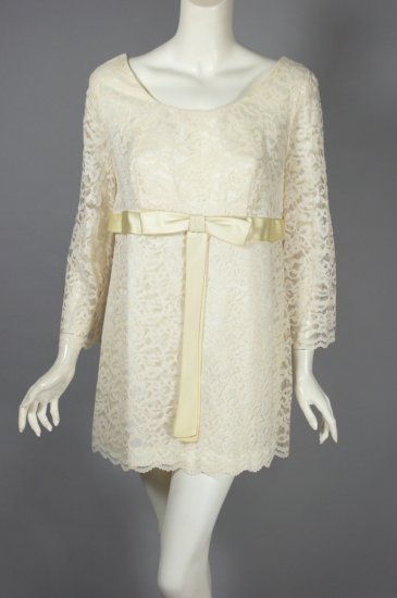 DR1328-ivory lace 1960s mini dress tunic bell sleeves M - 2.jpg