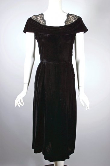 DR1435-black velvet lace cocktail dress late 1940s-1950s - 01 copy.jpg