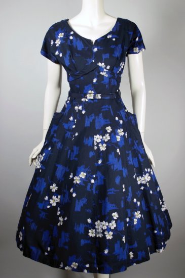 DR1466-black blue dogwood print cotton 1950s dress XS - 2.jpg